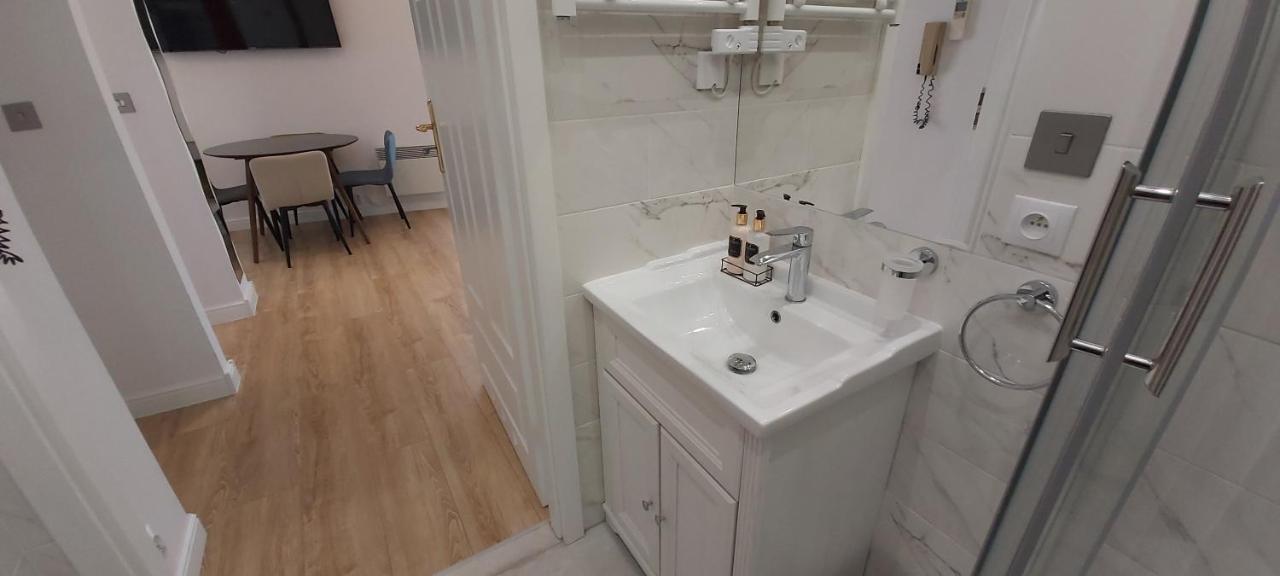 123 Sadi Carnot, Classe 2 Etoiles Saint-Raphaël 외부 사진